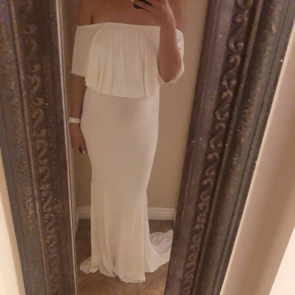NWT Womens Maternity Off Shoulder Ruffles Dress